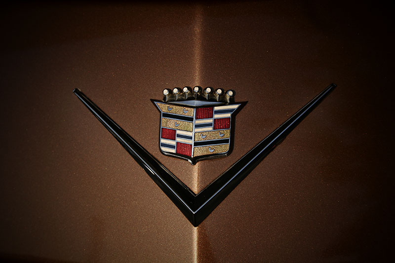 cadillac v emblem